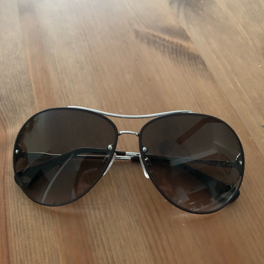 Aviator sunglasses